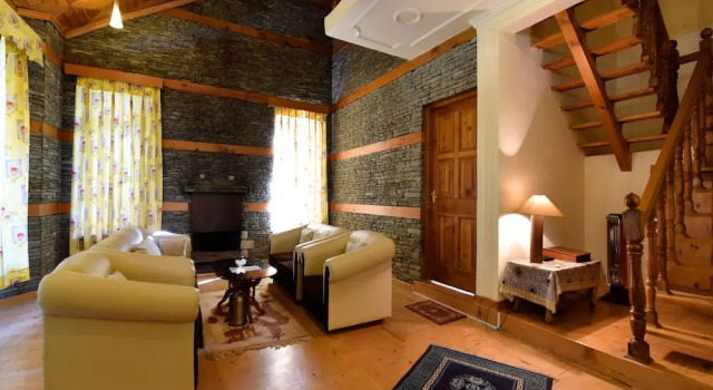 OYO 13352 Home Modern Stay 3BHK Hadimba Temple