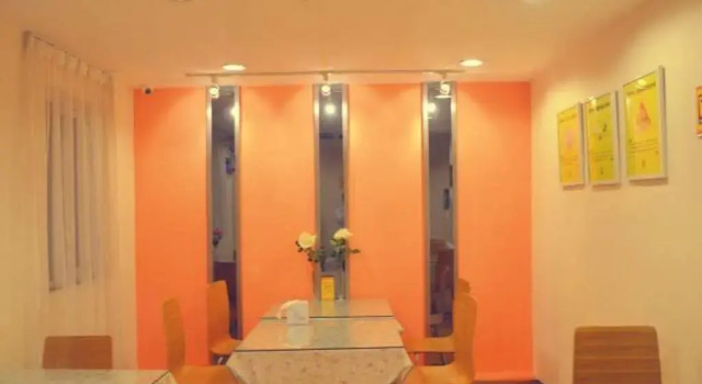 7 Days Inn Zhuhai Jida Zhongdian Branch, Boek Hotel Hotels in Guangdong met parkeren, Parkeren