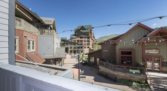 Ski Condo with Private Garage and Washer Dryer - Parry Peak Loft Premium-Rated 105, Забронировать Отель Винтер Парк Winter Park - Fraser, рядом с Лыжный подъёмник Iron Horse