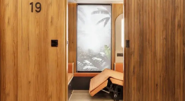 Sleepover - Lima Airport, the only in-terminal sleep pods, Забронировать Отель Каллао 