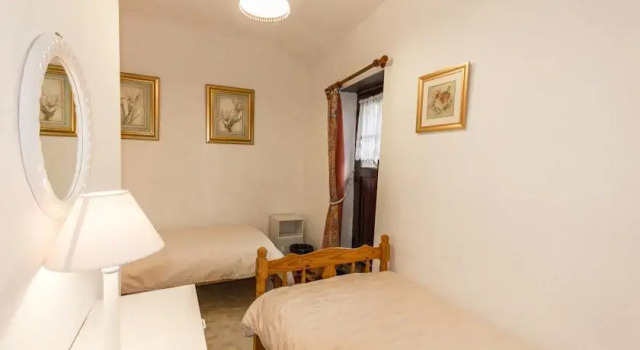 La Lune and Le Soleil, Reservar Hotel Les Hauts-d'Anjou 