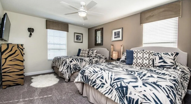 5 Bed Storey Lake Villa with Games & Pool, Rezerwuj Willa Hotele w Kissimmee z basenem, Basen