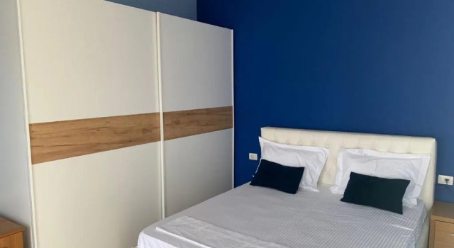 Modern cozy apt w/in 10 min walk from main square