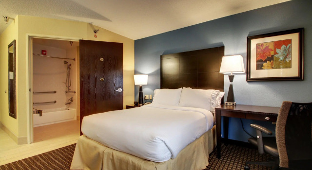Двухместный номер Standard Holiday Inn Express Hotel Fort Campbell-Oak Grove by IHG