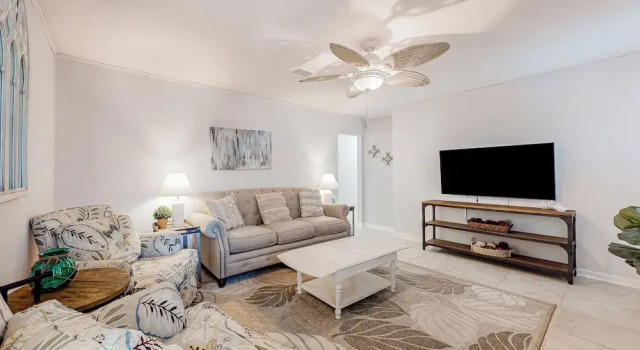 3BR Next to Park w/ Large Yard, AC & W & D, Prenota Casa vacanze Pensacola Beach Panhandle Florida