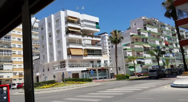Beautiful and Modern 1b apt big Terrace 150 m From the Beach of Torre del Mar