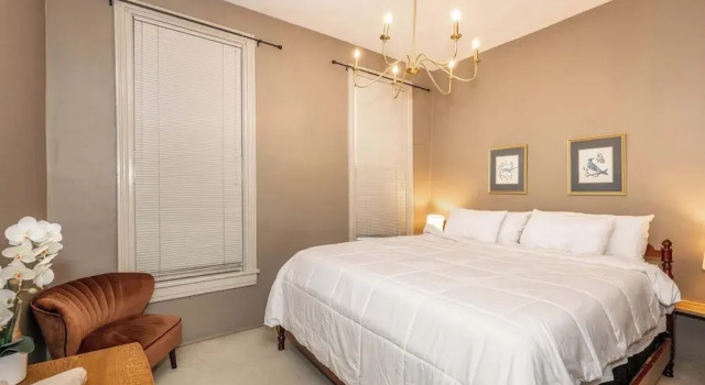 Historic Gem Russell Suite 2, Prenota Hotel Covington 