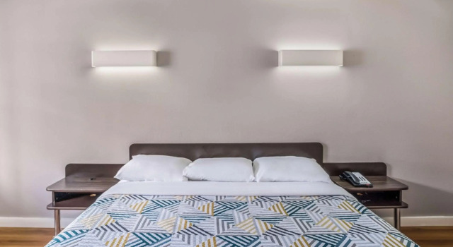Motel 6 Dallas, TX - Market Center