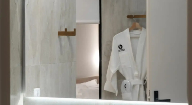 Апартаменты Deluxe MONK Monastiraki Suites