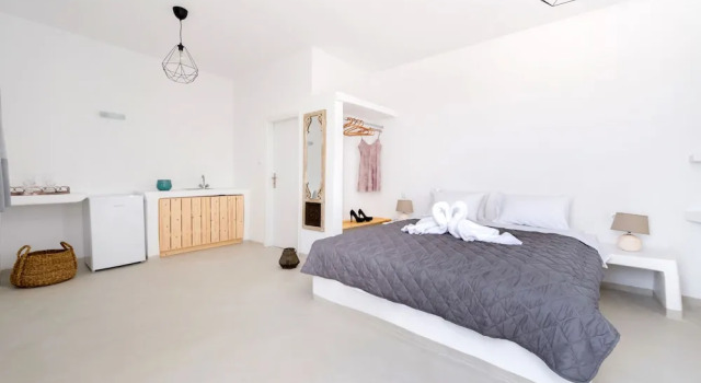 Anthelea Santorini Hotel