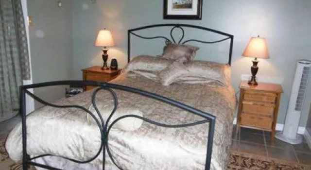 Lazy Dayz Bed and Breakfast, Rezervovat Hotel 3hvězdičkové hotely v Simcoe County, 3*