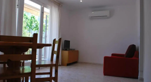 Апартаменты с 2 комнатами с балконом и с видом на бассейн Apartamentos Les Palmeres