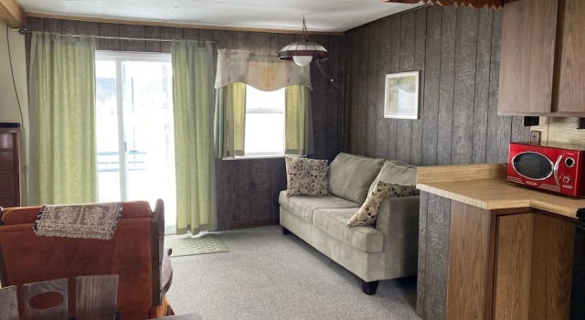 Dixon Lake Resort, Rezerwuj Ośrodek wypoczynkowy Hotele resortowe w Michigan, Ośrodek wypoczynkowy