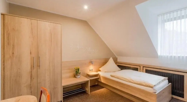 Трёхместный номер Standard Hotel Restaurant Zur Neroburg