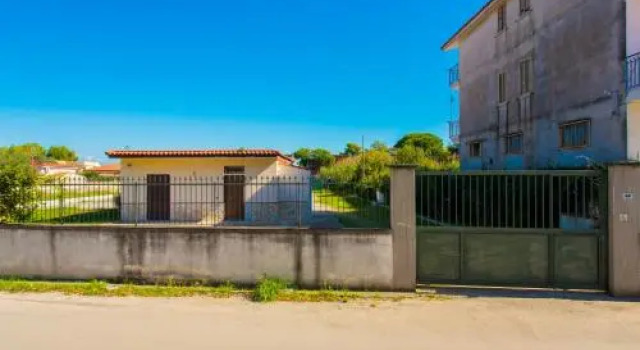 Villa senza pensieri, Buchen Sie Villa Villen in Castel Volturno, Villa