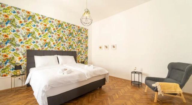 Апартаменты Generous Apartment next to the Mariahilferstraße