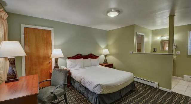 Номер Standard Colonial Motel