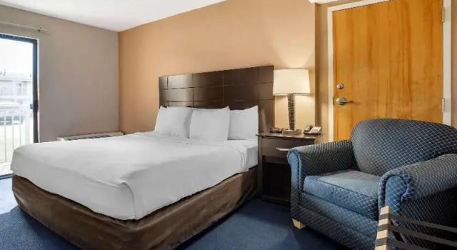 Двухместный номер Standard с балконом Econo Lodge Inn & Suites Rehoboth Beach