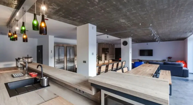 Villa in Moravia With Communal Pool, Забронировать Вилла Отели Оломоуцкий края с парковкой, Парковка