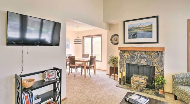 Modern Anchorage Townhome: 8 Mi to Downtown!, Rezerwuj Hotel Anchorage Alaska