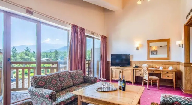 Полулюкс c 1 комнатой с балконом Pirin Golf Hotel Private Studios
