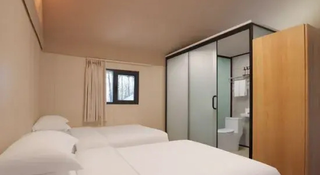Тент Donghai Forest Hot Spring Resort