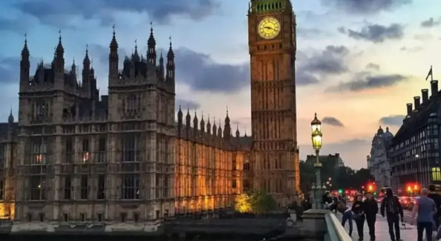 Апартаменты Buckingham Palace 4BR Family Stay Cathedral View