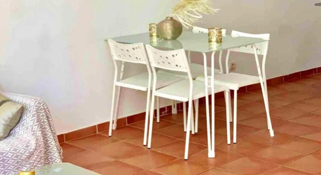 Apartment with One Bedroom in la Ciotat, with Wonderful Mountain View, Furnished Terrace And Wifi - 500 M From the Beach, Забронировать Апартаменты/квартира Отели Ла-Сьота с бассейном, рядом с Île Verte, Бассейн