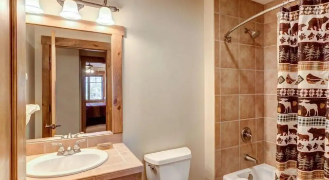 Номер Standard Luxury 2 Bedroom Mountain Vacation Rental in Breckenridge With Access to a Hot Tub and Heated Garage Parking