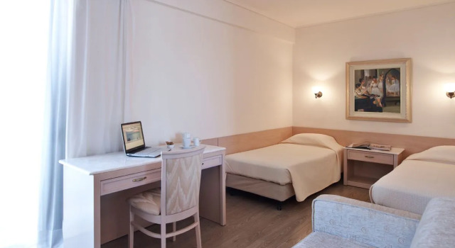 Двухместный номер Classic с видом на бассейн Amarilia Hotel