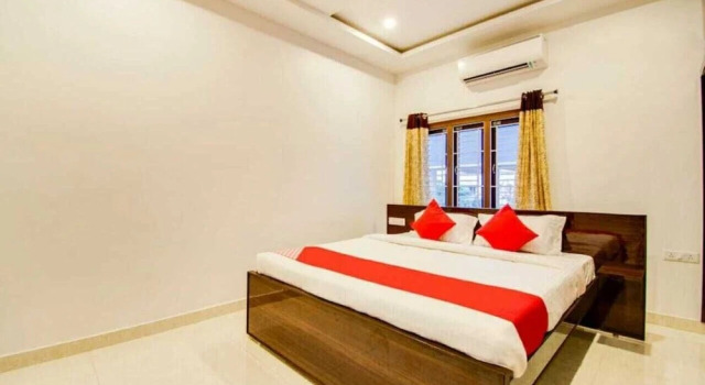 RVN Grand, Nellore, Rezerwuj Hotel Hotele w Andhra Pradesh z parkingiem, Parking