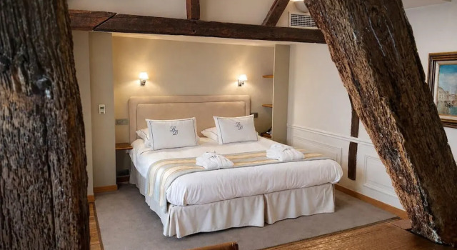 Полулюкс с балконом Hotel Le Dixseptième