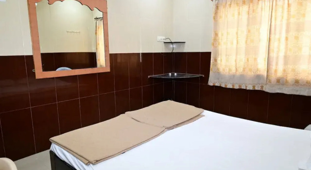 Двухместный номер Economy Sreeniketanam Lodge