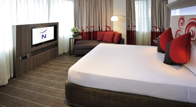 Полулюкс Novotel Melbourne Glen Waverley