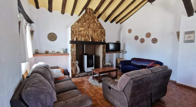 Casita Adela a Captivating 2-bed House in Huescar, Varaa Villa Mökit kohteessa Granada, Mökki