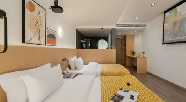 Кровать в общем номере Anji Yunleige Starry Sky Pool Holiday Homestay