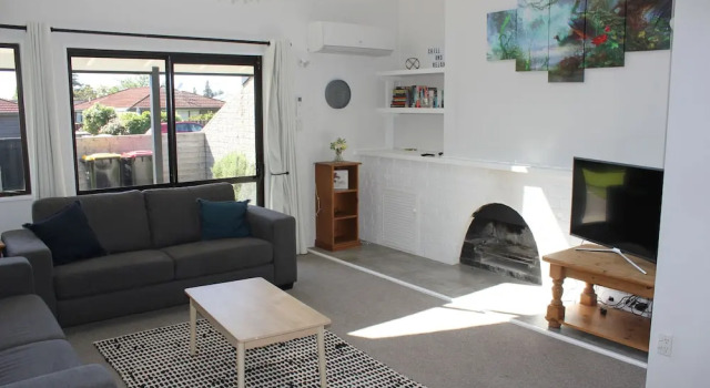 Toodle's A poolside retreat just 10ks from the Mount