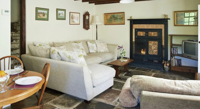Historic Holiday Home in Llangynidr With Private Garden, Забронировать Дом для отпуска Виллы Сноудония, Вилла