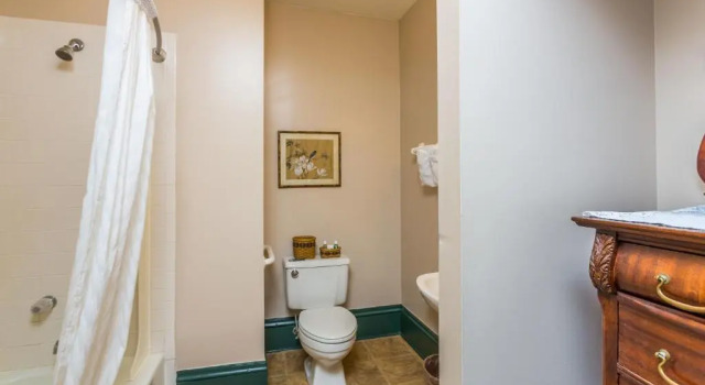 Четырёхместный номер Standard Spencer House Inn