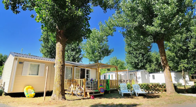 Happy Camp Domaine la Yole camping lodge, Book Campingplads 5-stjernede hoteller i Hérault, 5*