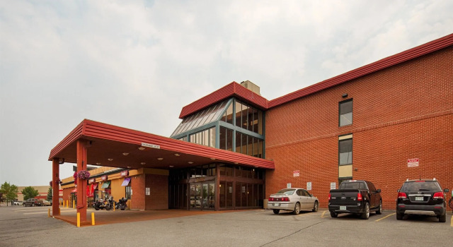 Seven Oaks Hotel Regina, Prenota Hotel Hotel a Saskatchewan con parcheggio, Parcheggio