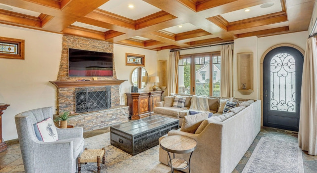 Walk to Shore! Luxury Newport Beach Home