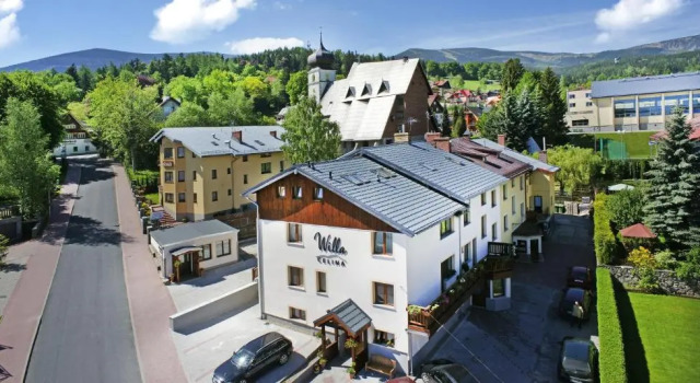Willa Celina, Забронировать Отель Отели Карпач с парковкой, рядом с Kolorowa Ski Lift, Парковка