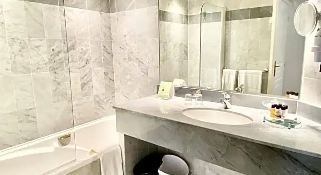 Номер Deluxe Sun Riviera Hotel