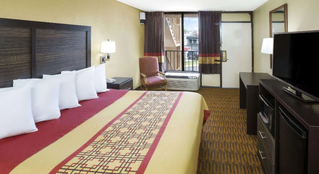 Двухместный номер Standard Days Inn by Wyndham Columbus-North Fort Moore