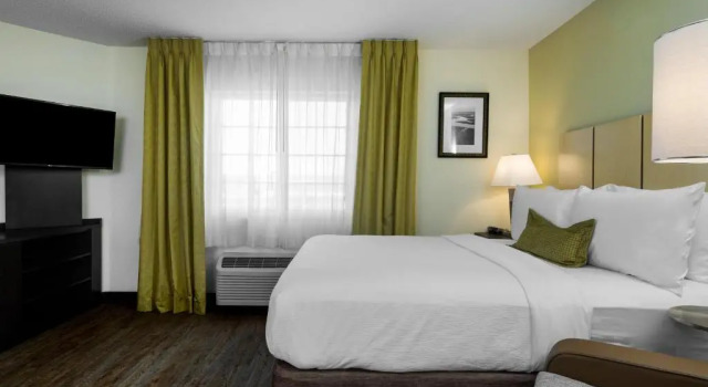 Номер Standard Candlewood Suites Raleigh Crabtree by IHG