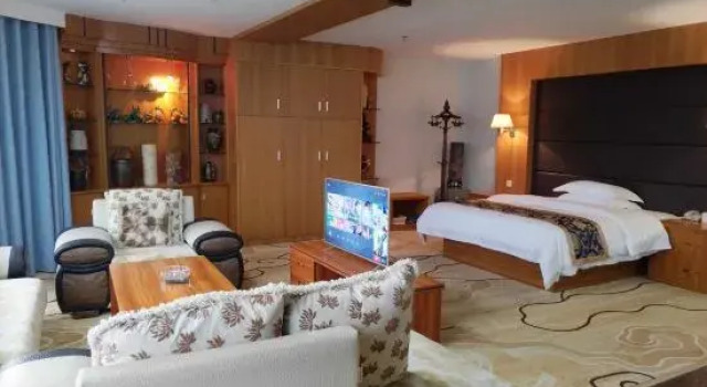 Люкс Business GreenTree Alliance Hotel (Cenxi Guangnan Road Ronghu)