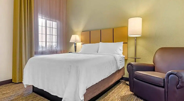 Номер Standard Candlewood Suites Alabaster by IHG