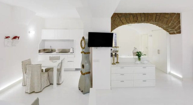Апартаменты Superior Цокольный этаж White Stylish Apartments