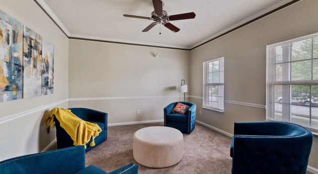 Коттедж Incredibly Spacious Carmel Home With Fully Equipped Kitchen - 4700 Sq Ft! Sleeps 15! Pet Friendly! 6 Bedroom Home by RedAwning